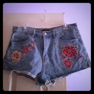 Red embroidery jean shorts